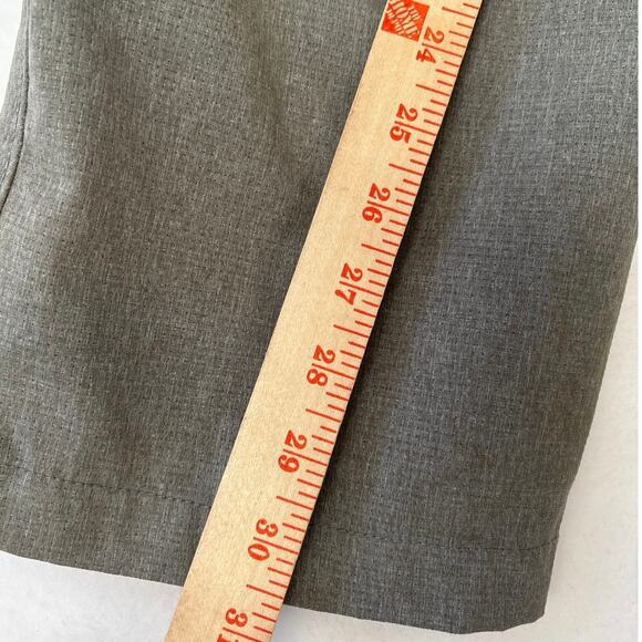 Under Armour Gray Loose Golf Pants Mens Size 34”x30” - Picture 8 of 10